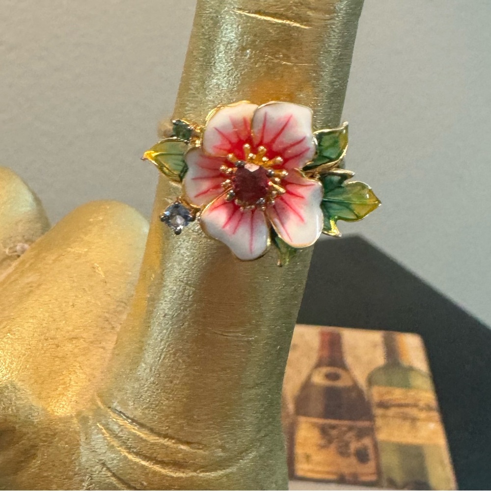 New enamel flower ring size 8